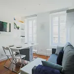 Modern -1br-3p-ternes Апартаменты Париж