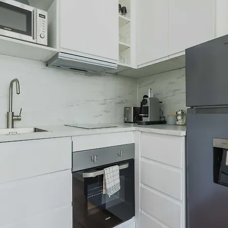 Modern -1br-3p-ternes 아파트