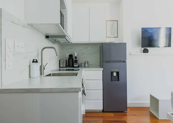 Апартаменты Modern -1br-3p-ternes Париж