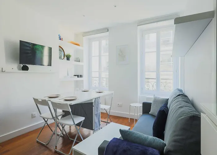 Modern -1br-3p-ternes Апартаменты Париж