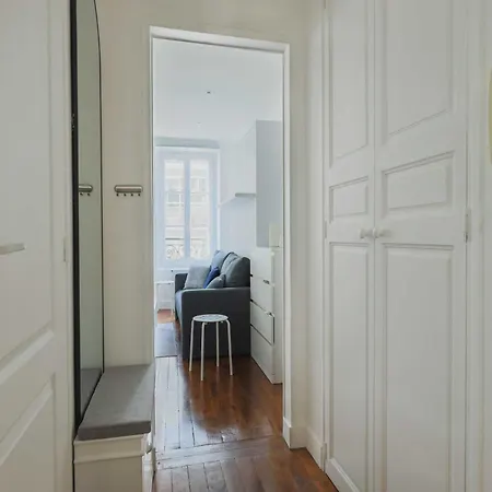 Modern -1br-3p-ternes * Párizs